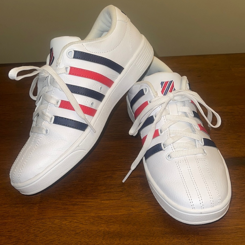 Women’s K-Swiss Classic Sneakers!